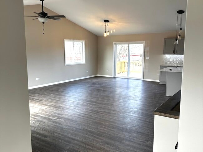 Building Photo - 317 Buena Terrace