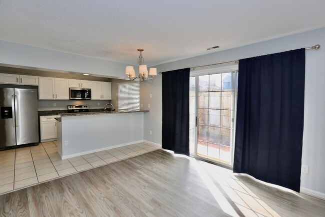 Building Photo - Ready 03-06-26! 2 Primary Suites! Near Little Creek, Dam Neck & Oceana Bases!