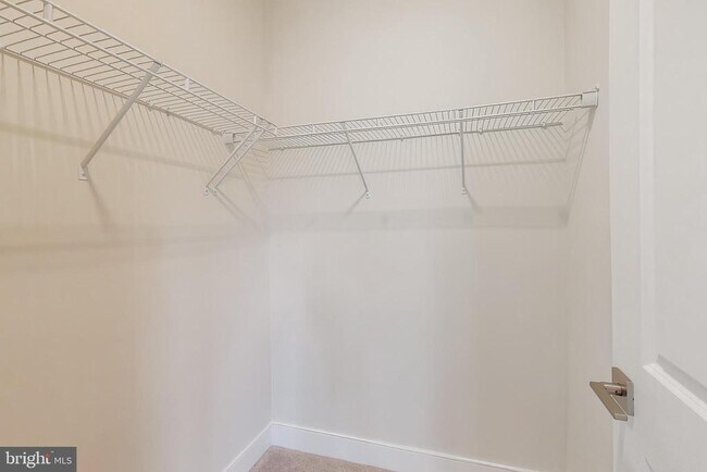 Building Photo - 3897 Hillview Ct