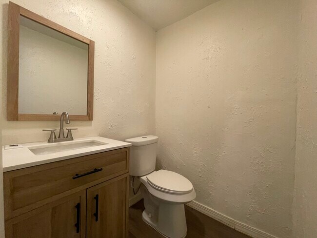 Building Photo - 404 N Atlanta St