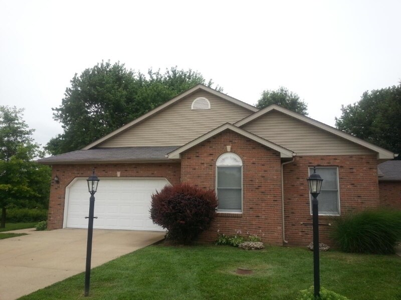 Building Photo - 33 Old Orchard Ln