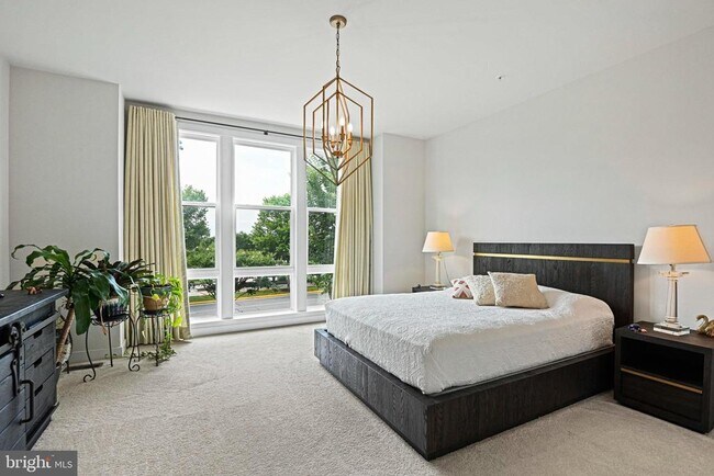 Building Photo - 13342 Arrowbrook Centre Dr