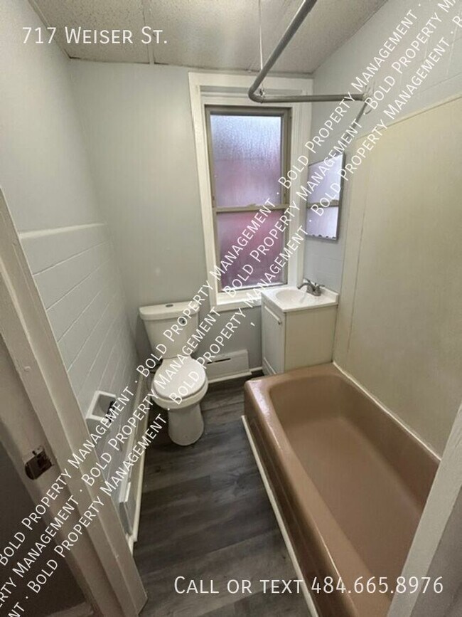 Building Photo - 717 Weiser St