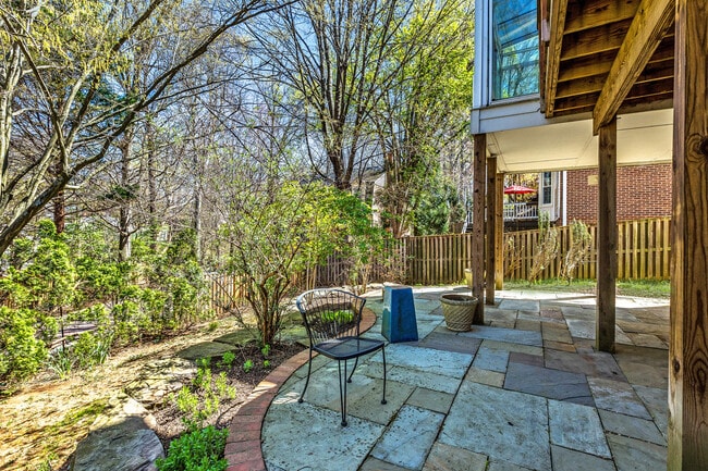 Building Photo - 4 Bed 4.5 Bath - Bethesda  Single Family Colonial - 2 Car Garage