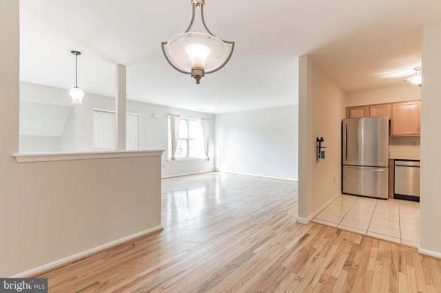 Building Photo - 1346 Chanticleer-