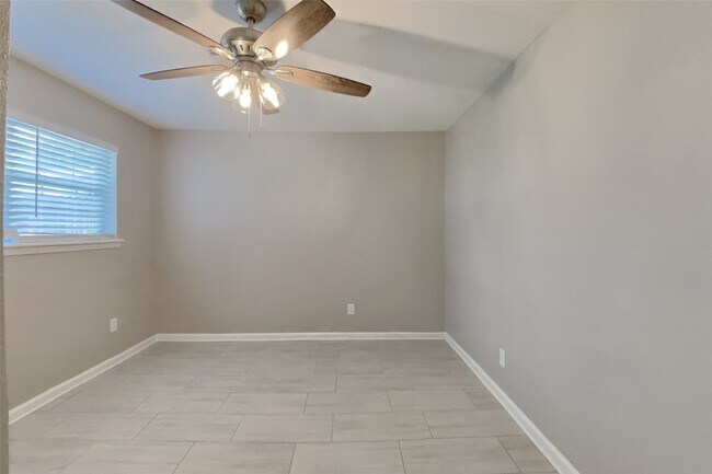 Building Photo - 16830 Needle Ridge Ct