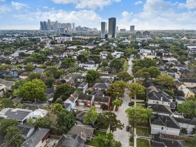 Building Photo - 1616 Kipling St