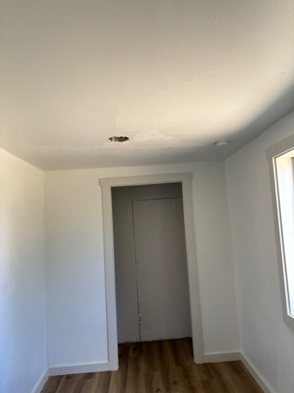 Building Photo - 707 N 12th Ave