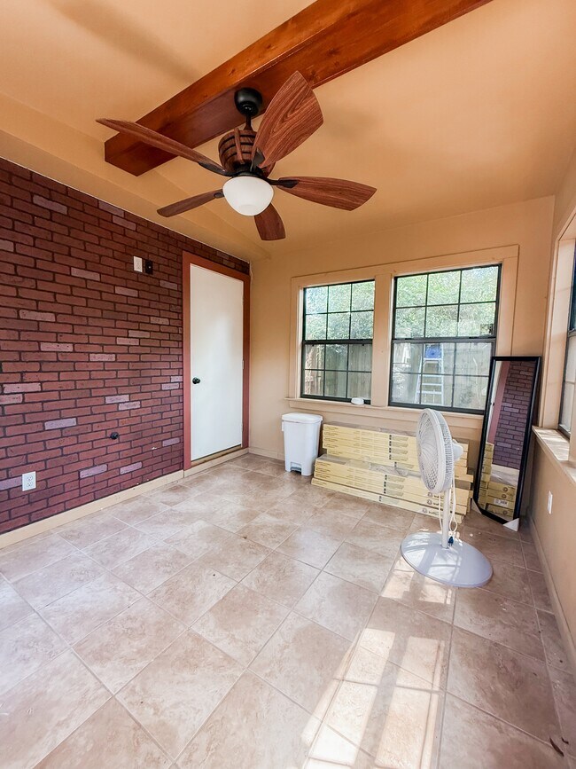 Building Photo - 2312 Brynmahr Dr