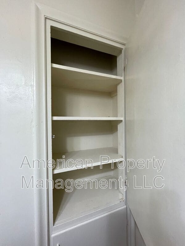 Building Photo - 2505 S Quebec Ave