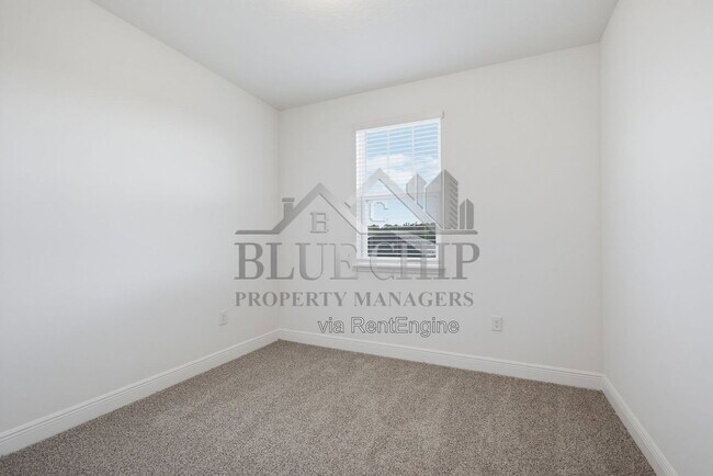 Building Photo - 1217 Pampus Dr