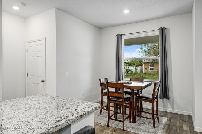 Building Photo - 1717 Dalroy St NW