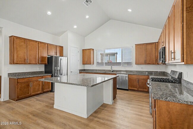 Building Photo - 20523 W Rosewood Ln