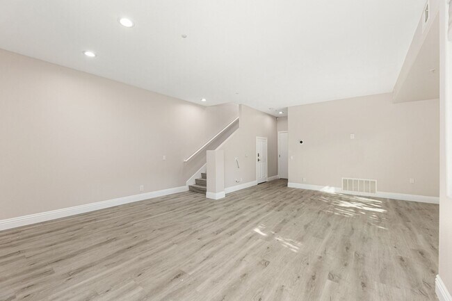 Building Photo - 841-3 3rd St