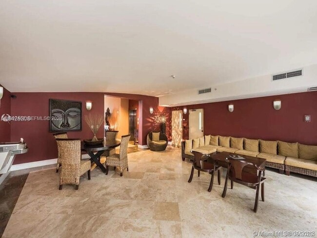 Building Photo - 2730 SW 26th St