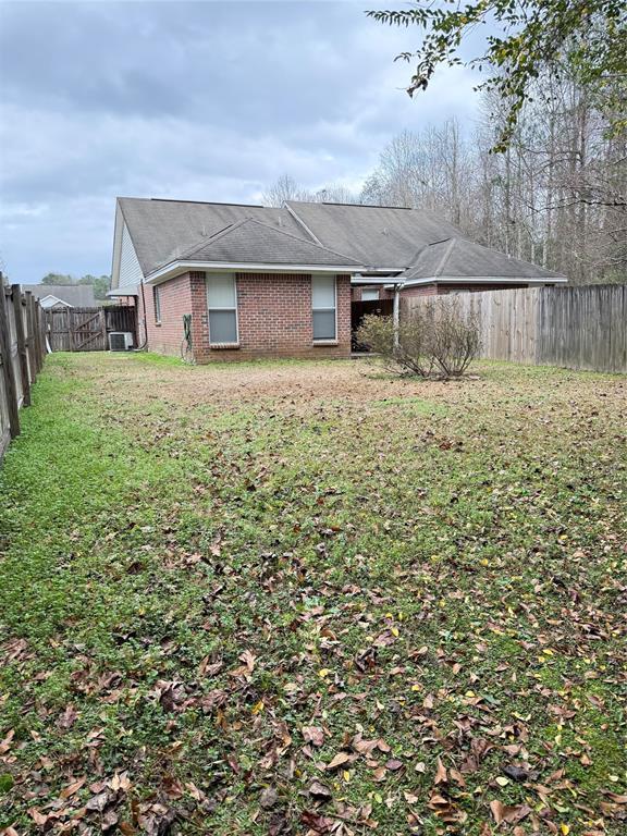 Building Photo - 406 James Ct