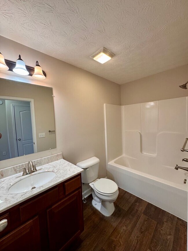 Building Photo - Townhouse for Rent in Cedar Point