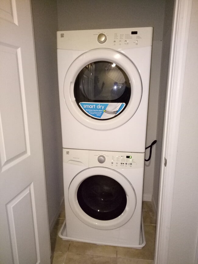 Building Photo - 4755 Chatterton Way