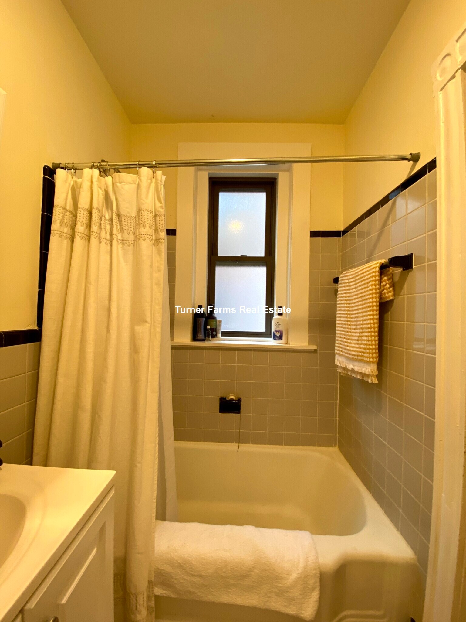 Building Photo - 1463 Beacon St