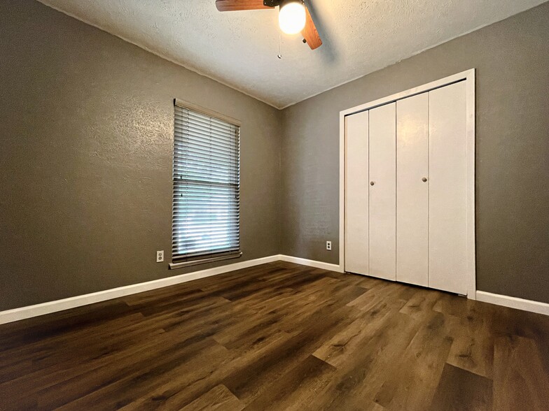 Bedroom - 7450 Emory Oak Ln