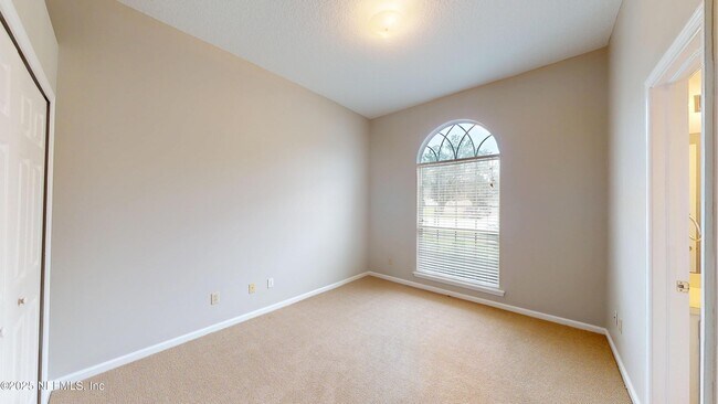 Building Photo - 11861 Lake Fern Dr