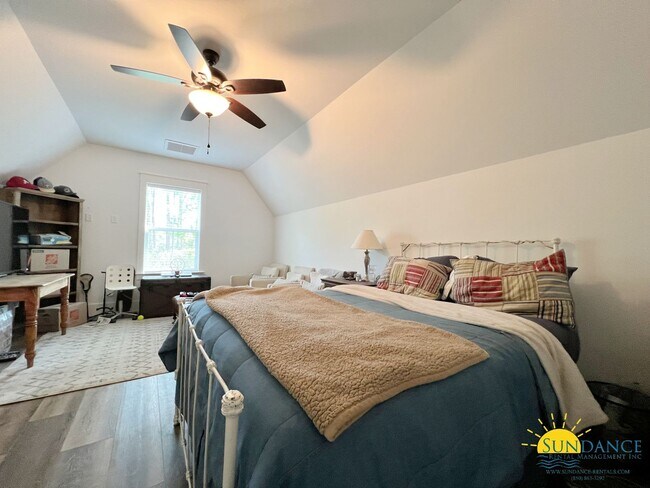 Building Photo - Stunning 5 bedroom home in Santa Rosa Beach!