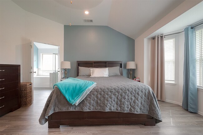 Building Photo - 506 Pecan Landing Ln