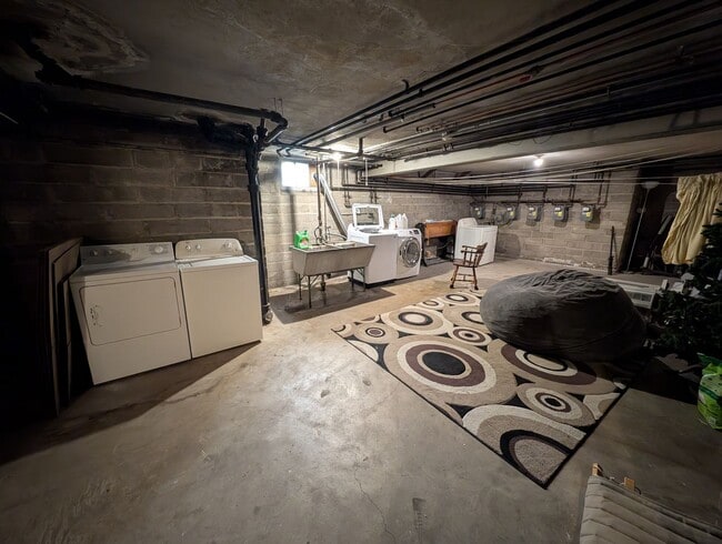 Building Photo - 1bd/1ba Condo near UofM and Dinkytown w/ 1...
