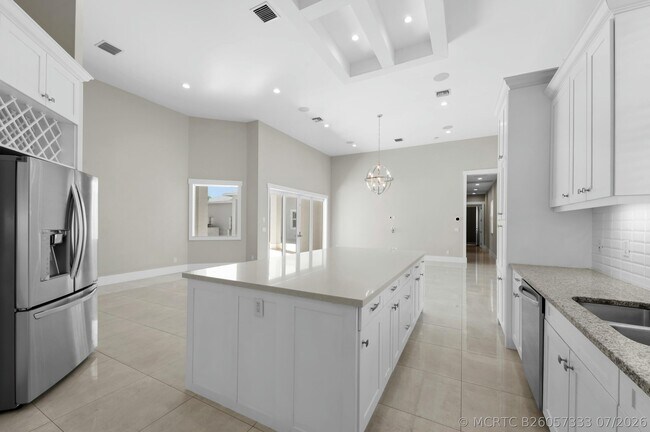 Building Photo - 15503 Temple Blvd