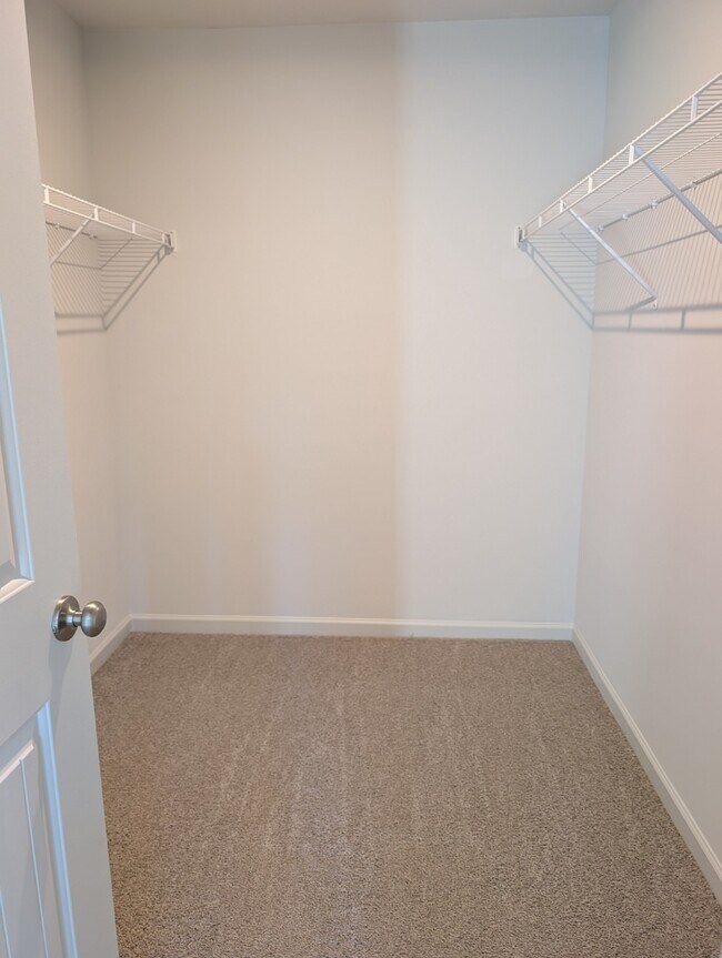 Building Photo - 6717 Hardwick Ln