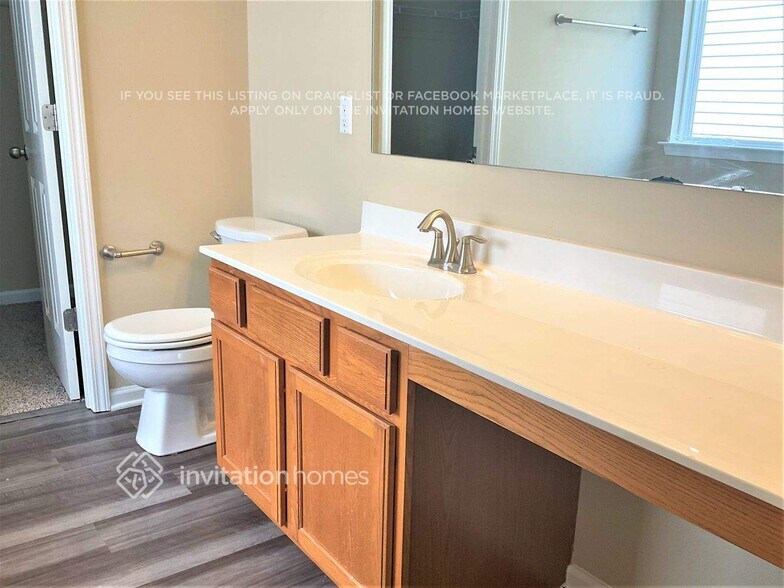 Building Photo - 849 Hedgepath Terrace