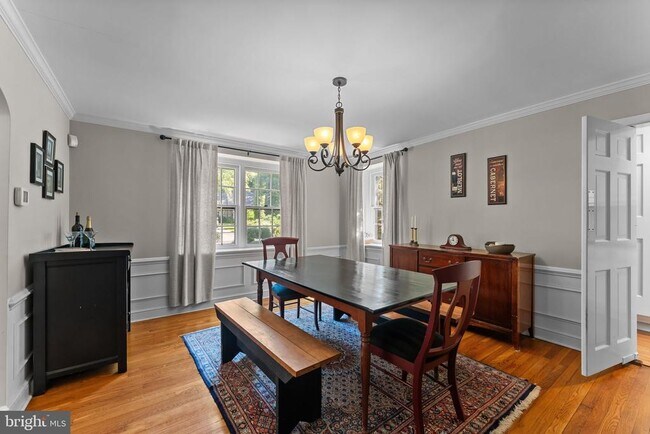 Building Photo - 507 Meadowbrook Cir