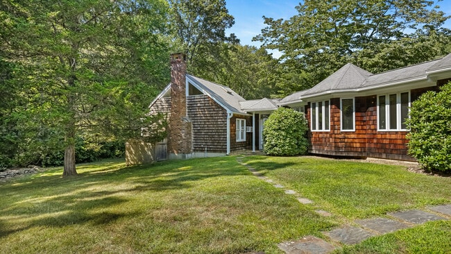 Building Photo - 106 Spoonwood Rd