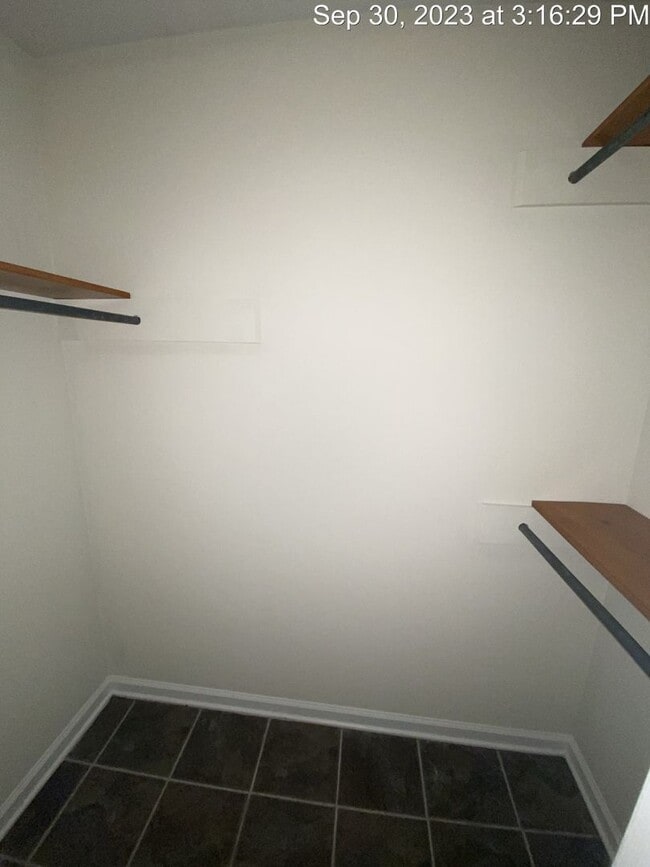 Building Photo - 912 Drew Ct