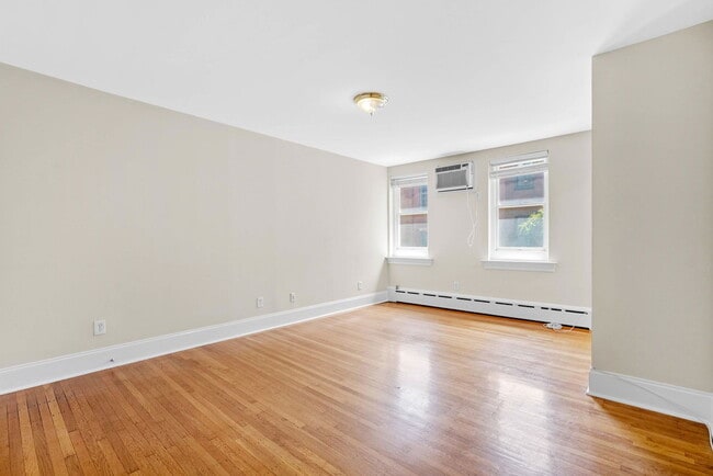 Building Photo - 1833 Spruce St