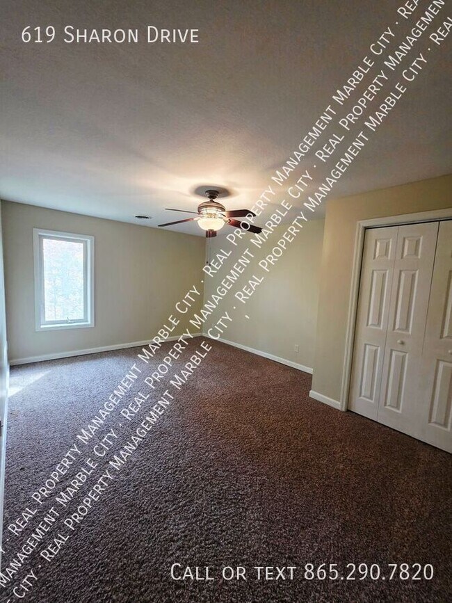 Building Photo - 619 Sharon Dr