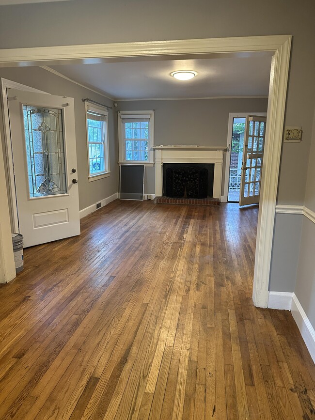 Building Photo - 1517 N Roxboro St