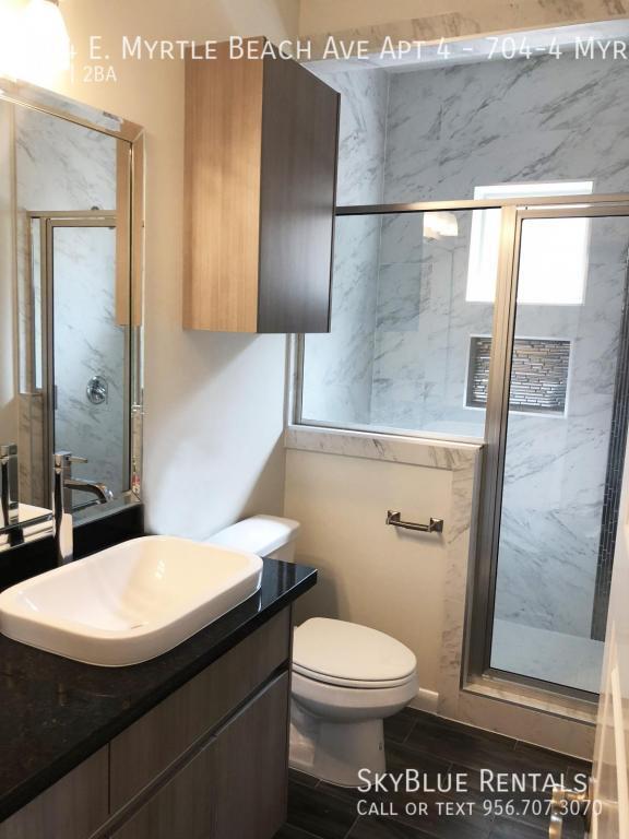 Building Photo - 704 E Myrtle Beach Ave