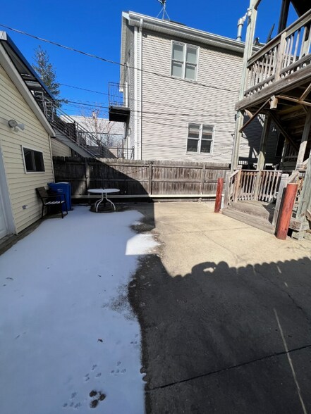 Building Photo - 1507 W Henderson St