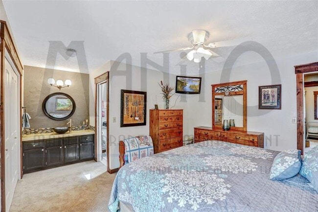 Building Photo - Spacious South Hill Rancher