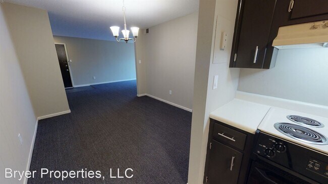 Building Photo - 107 Skyview Dr