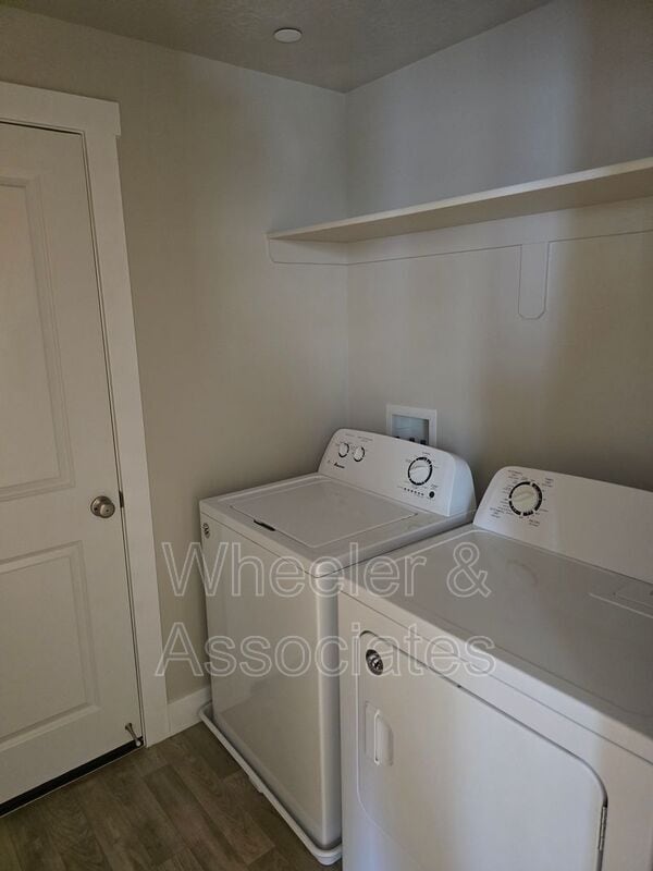 Building Photo - 154 7th St