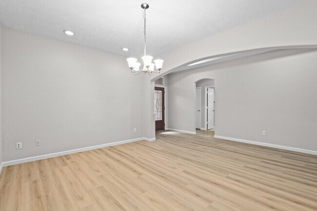 Building Photo - 25910 N Lakefair Dr