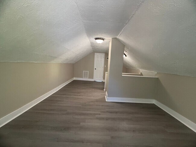 Building Photo - Open The Door To Your New Home! FIRST MONTH'S RENT FREE!!!!