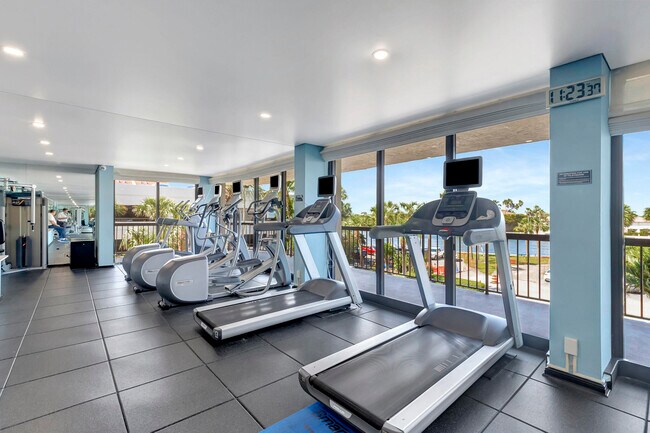 Building Photo - 4740 S Ocean Blvd