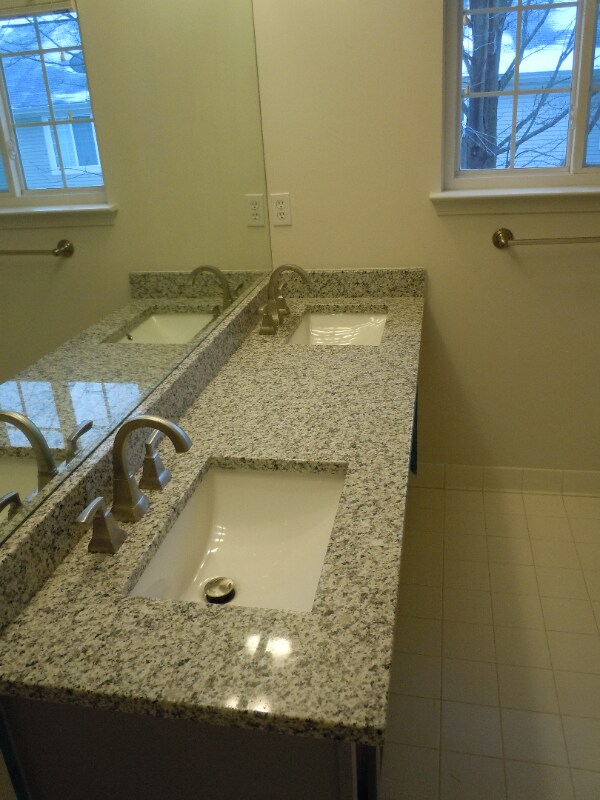 Building Photo - 312 James Cir