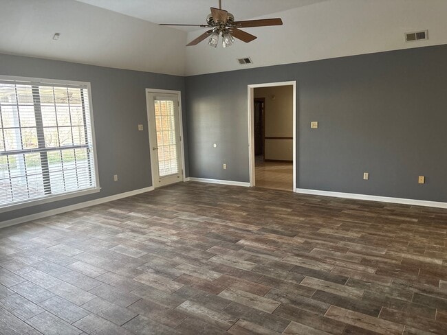 Building Photo - 375 Plum Tree Cir