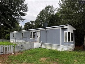 Building Photo - 374 Plum St