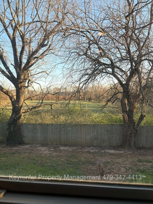 Building Photo - Spacious 4-Bedroom Home with Modern Upgrades & Fenced Yard