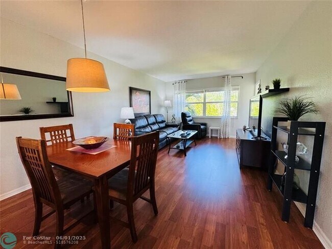 Building Photo - 5131 W Oakland Park Blvd